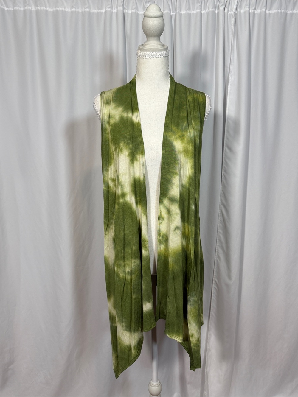 Azules Olive Green Tie-Dye Sleeveless Open Front Cardigan